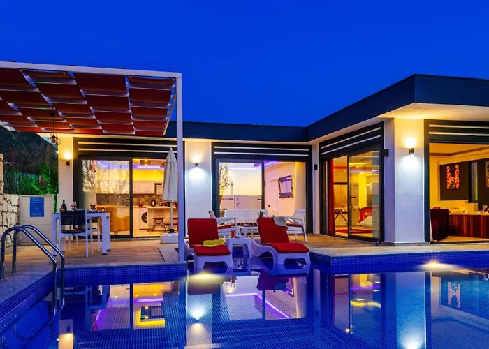 Yagmur Uezuemlue * Κας