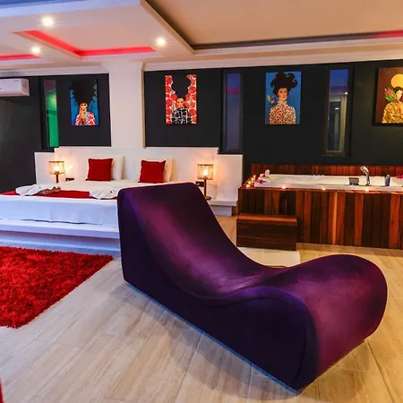 Yagmur Uezuemlue * Каш